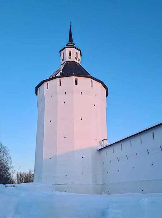 Свято-Успенский Кирилло-Белозерский монастырь- Окна Лета